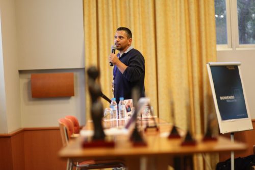 img 7919 38945239970 l