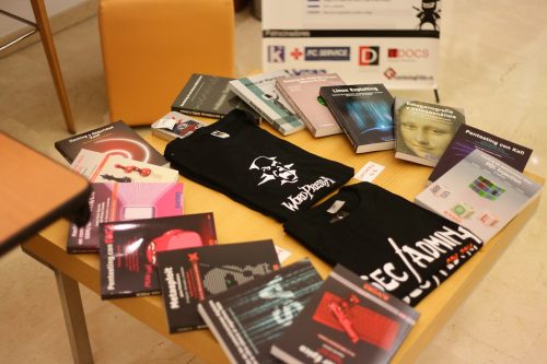 img 7970 40712830772 l