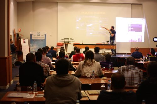 img 7997 40712779102 l