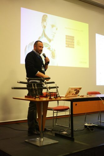 img 8050 39860793615 l