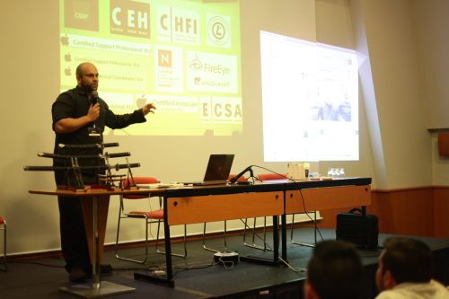 img 8136 39860521535 l